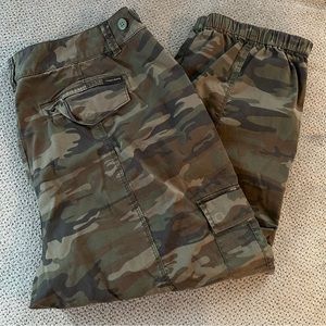 Sanctuary size 18W camo cargo pants